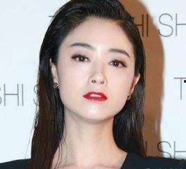 做脸明星网红是谁,她是如何打造完美肌肤的？