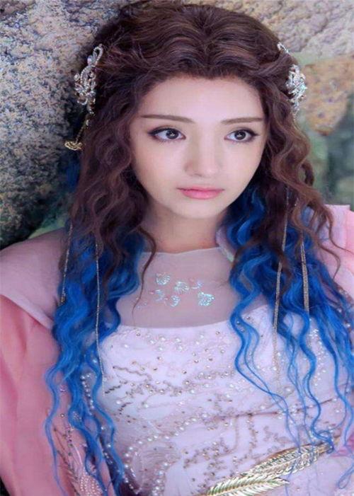 变装成女明星网红,网红变装女明星，揭秘幕后华丽蜕变之路