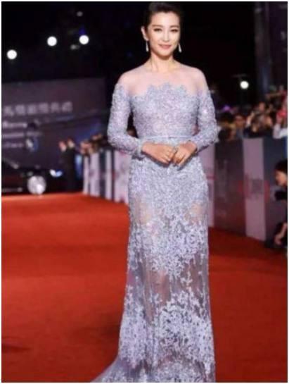 明星网红蕾丝是谁,揭秘明星网红背后的故事